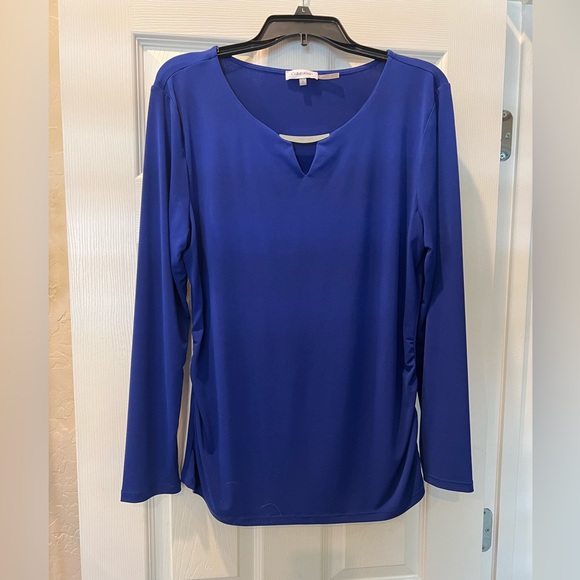 Large blue Calvin Klein top, never worn. $15 - Picture 1 of 1